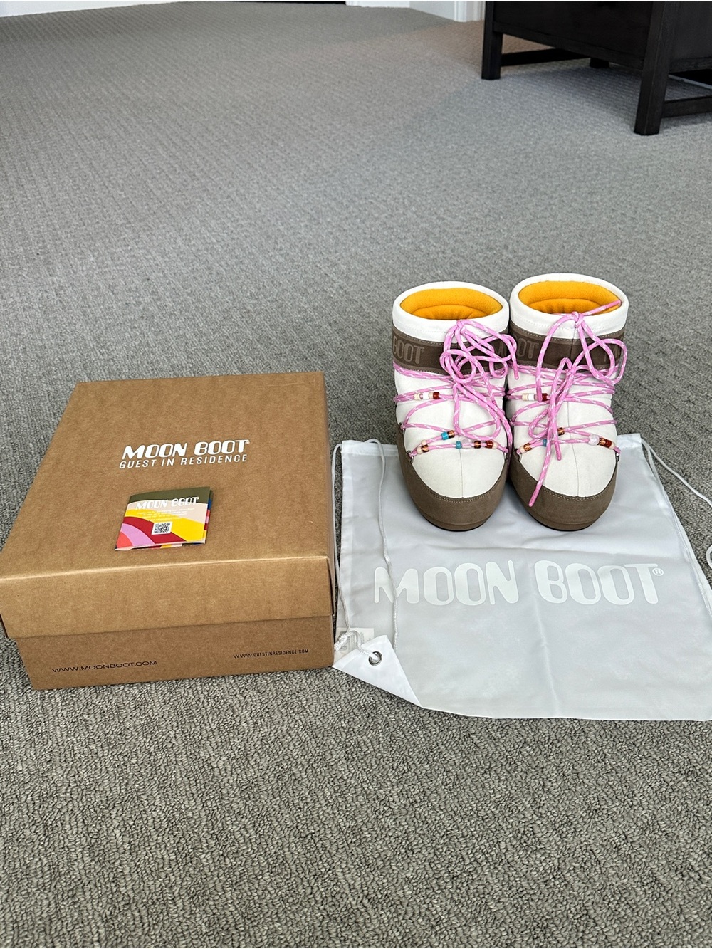 Moon Boot x Guest In Residence Icon Low Boots Honey White Sand Size 8 38 NIB